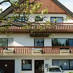 Haus Hochwaldhoehe 게스트하우스 3*